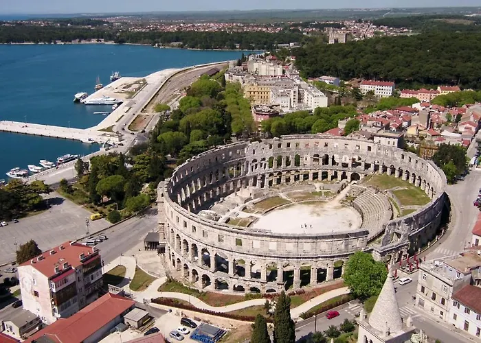 Kalea Pula Center